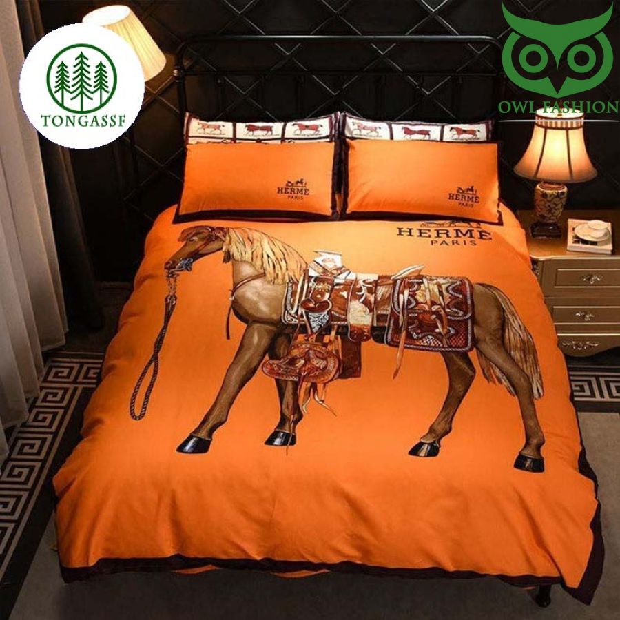 144 Hermes Paris horse bedding set