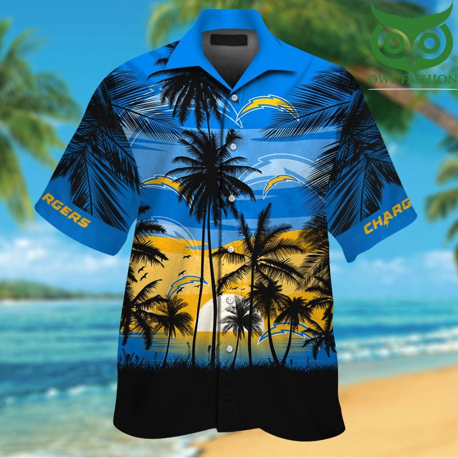 32 NFL Los Angeles Chargers Tropical Hawaiian Shirt