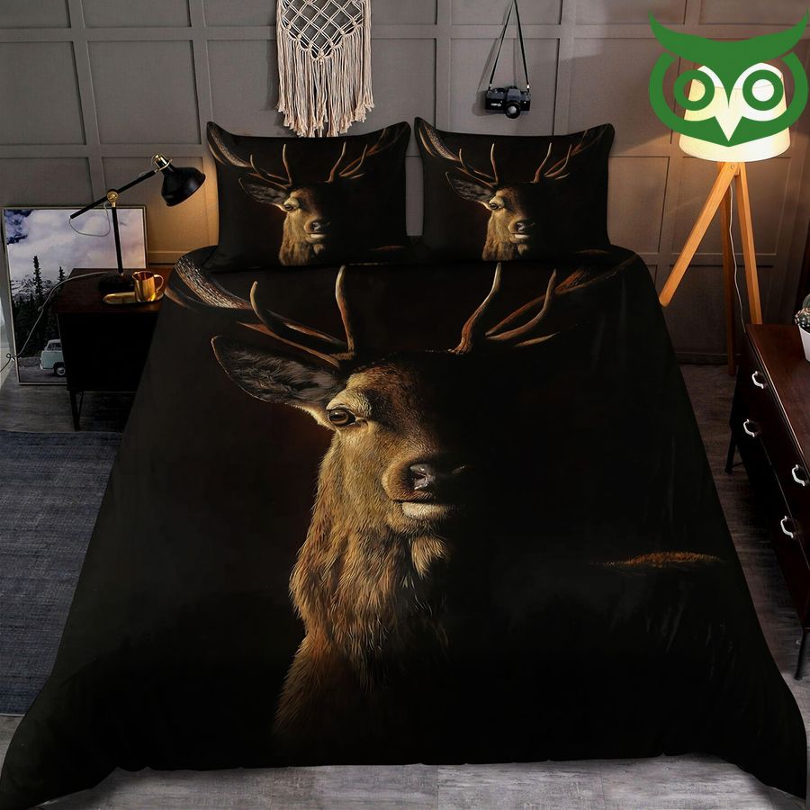 Hunting Deer Portrait Black Bedding Set