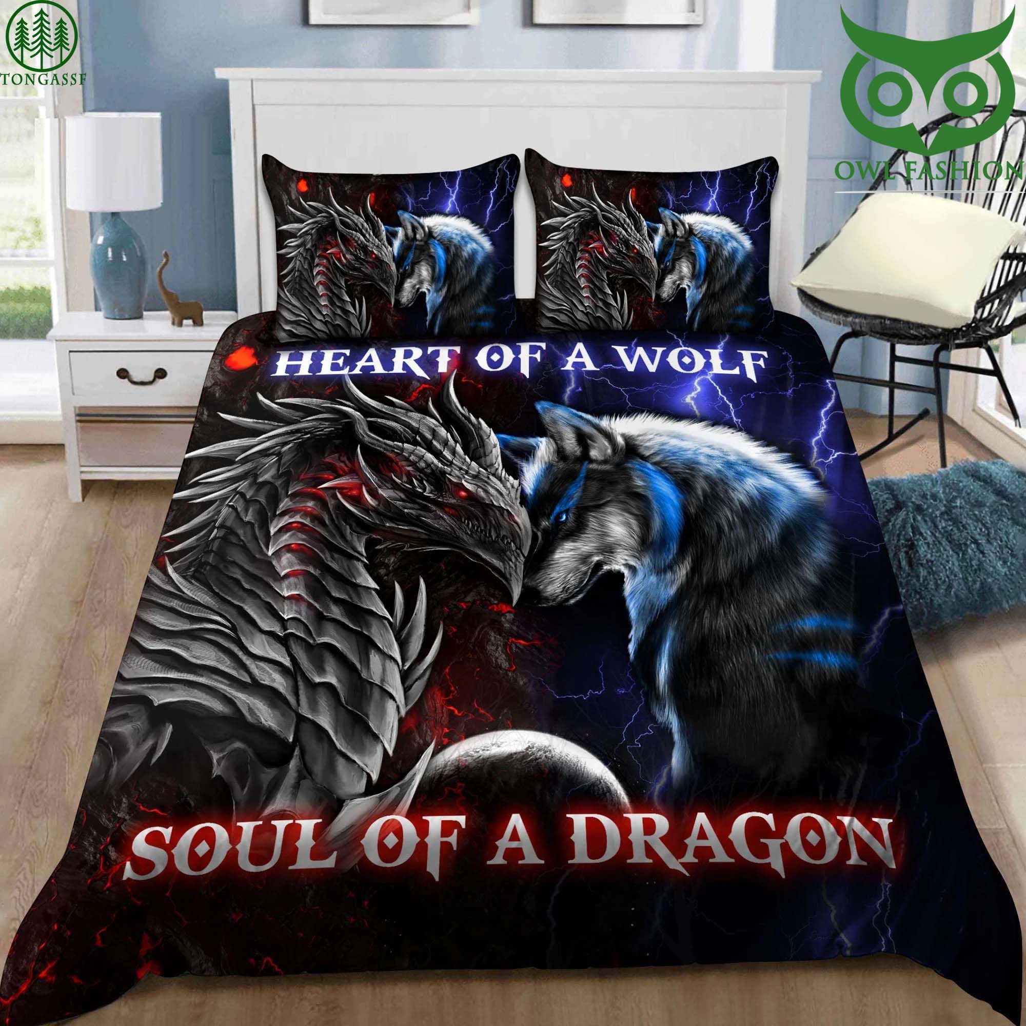 Battle of heart of a wolf and soul of a dragon bedding set