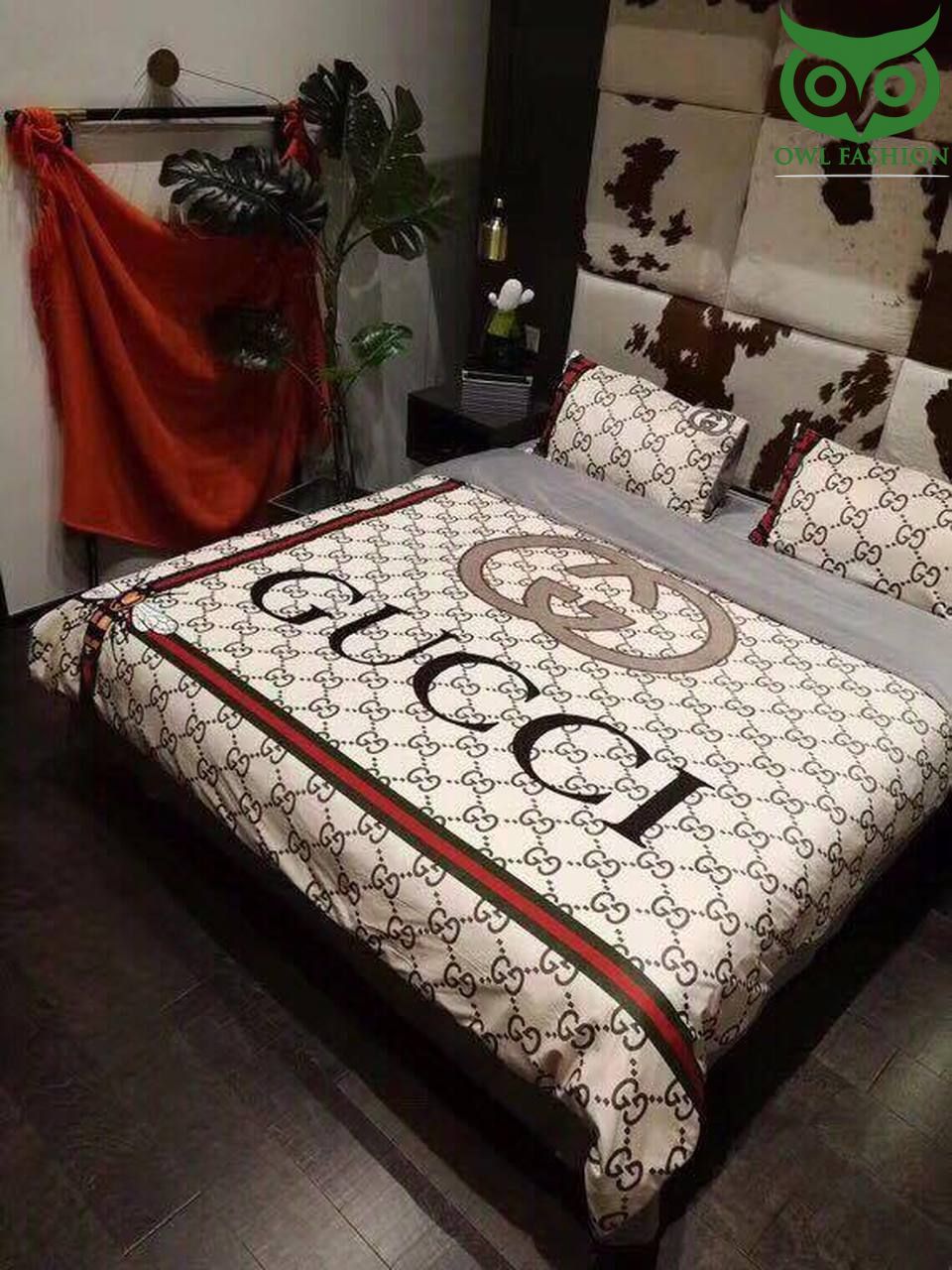 Gucci brown vintage bedding set