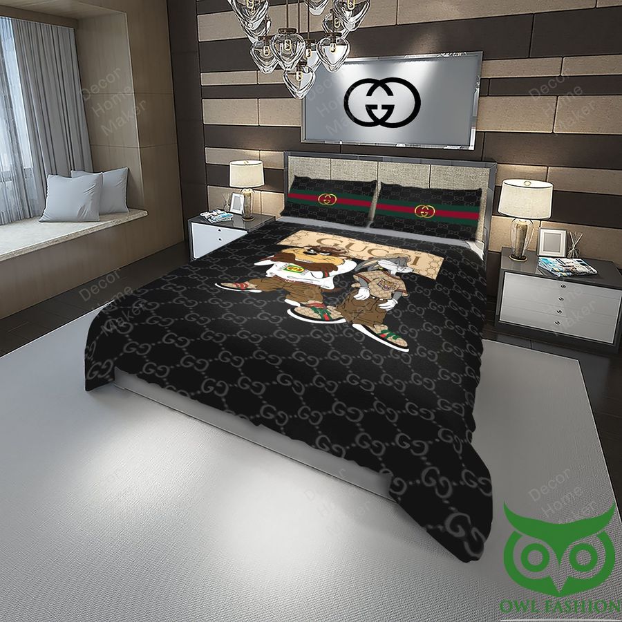 Luxury Gucci Black Color with Dog and Rabbit Center Bedding Set