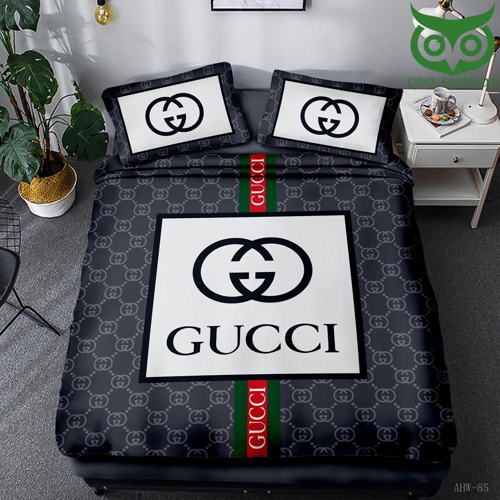 Big Gucci logo red line bedding set