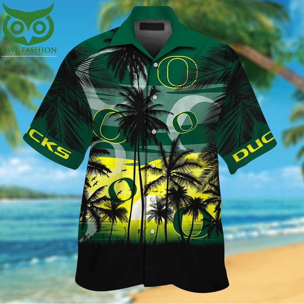 70 NCAA Oregon Ducks Tropical Hawaiian Shirt Men Women Shorts