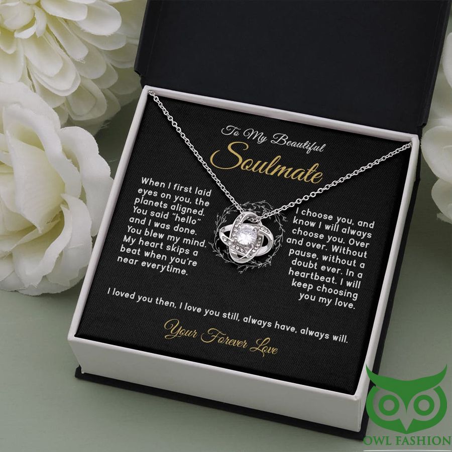 117 Beautiful Soulmate Circle Intertwined with Center Crystal Necklace Valentine Gift