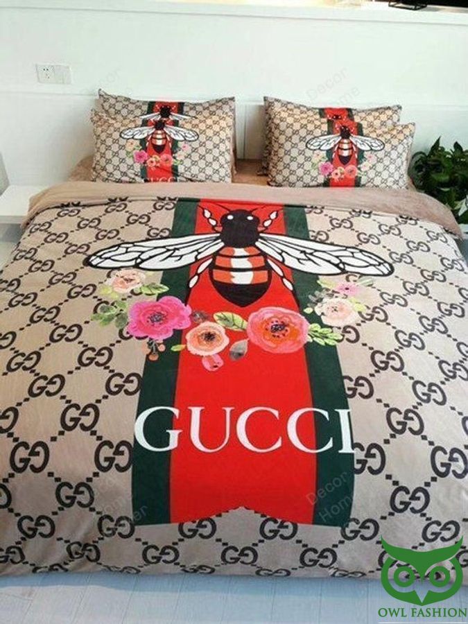 13 Luxury Gucci Beige Color with Fly and Flowers Center Bedding Set