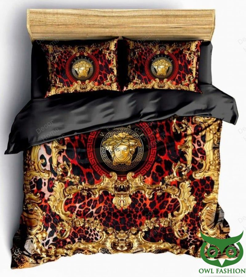 Luxury Versace with Medusa Head and Le Pop Classique Pattern Lava Color Bedding Set