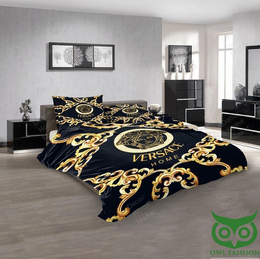 Luxury Versace Home Black with Big Le Pop Classique Pattern and Medusa Bedding Set