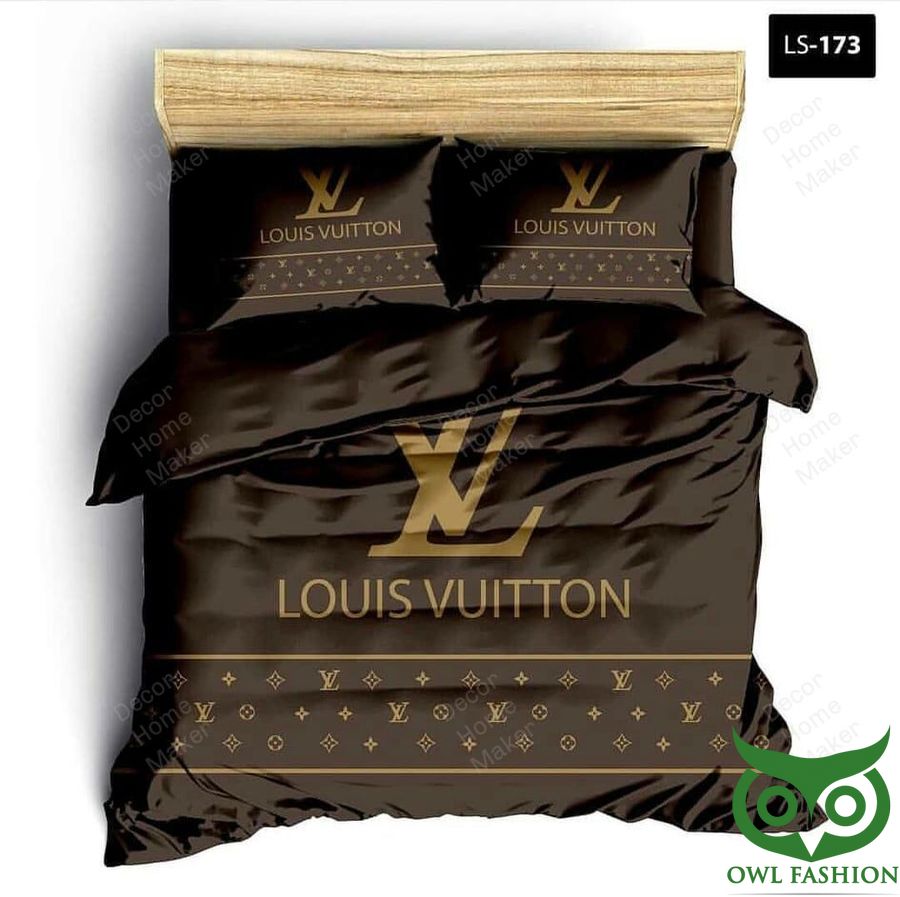 Luxury Louis Vuitton Very Dark Brown with Big Light Brown Logo in Center Bedding Set