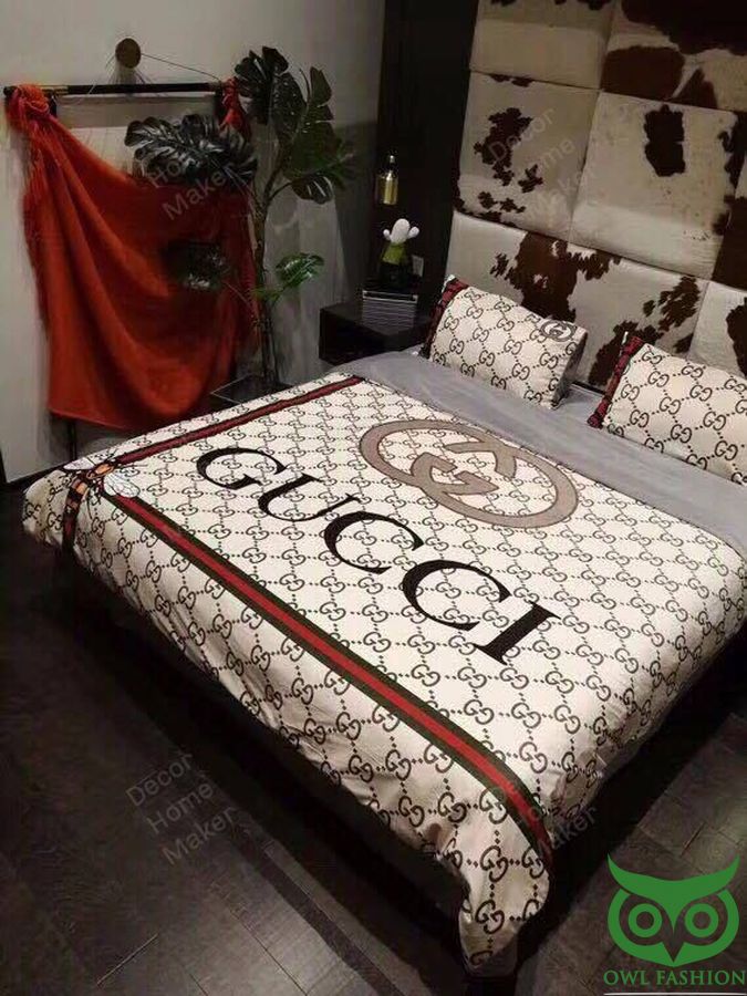 Luxury Gucci Monogram Patterns with Fly and Vintage Web Patterns Bedding Set