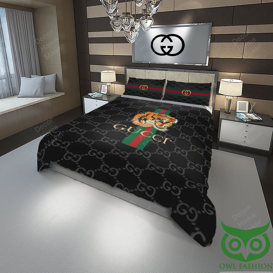 Luxury Gucci Black with Small Logos and Big Central Tiger Head Bedding Set