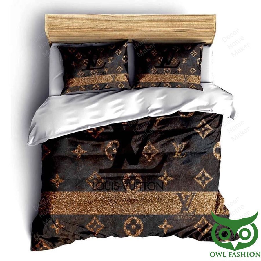 Luxury Louis Vuitton Gold and Black with Big Central Logo Bedding Set 