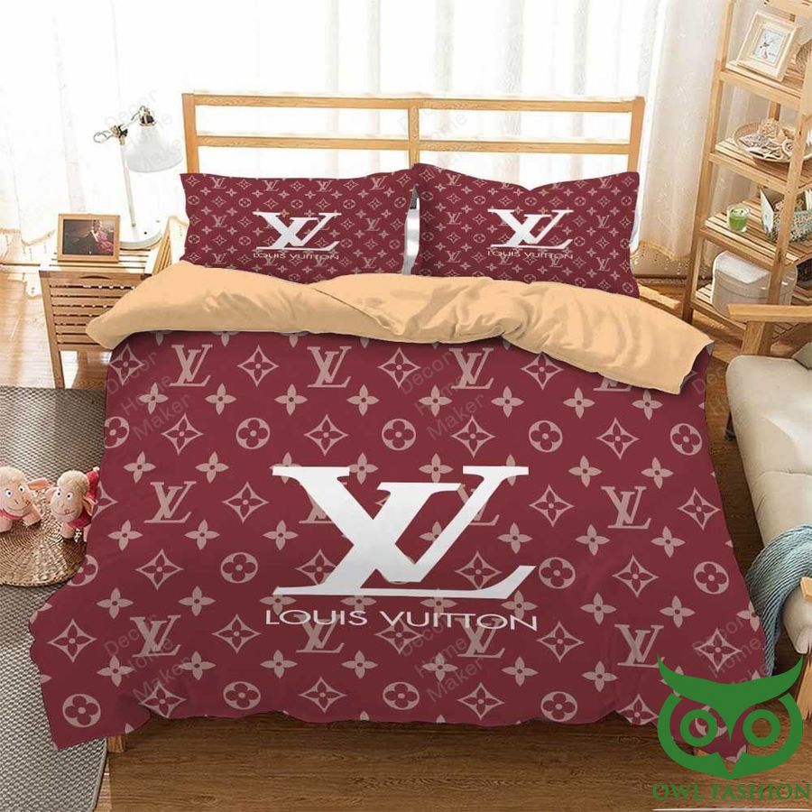 Luxury Louis Vuitton Red with Big Gray Logo in Center Bedding Set