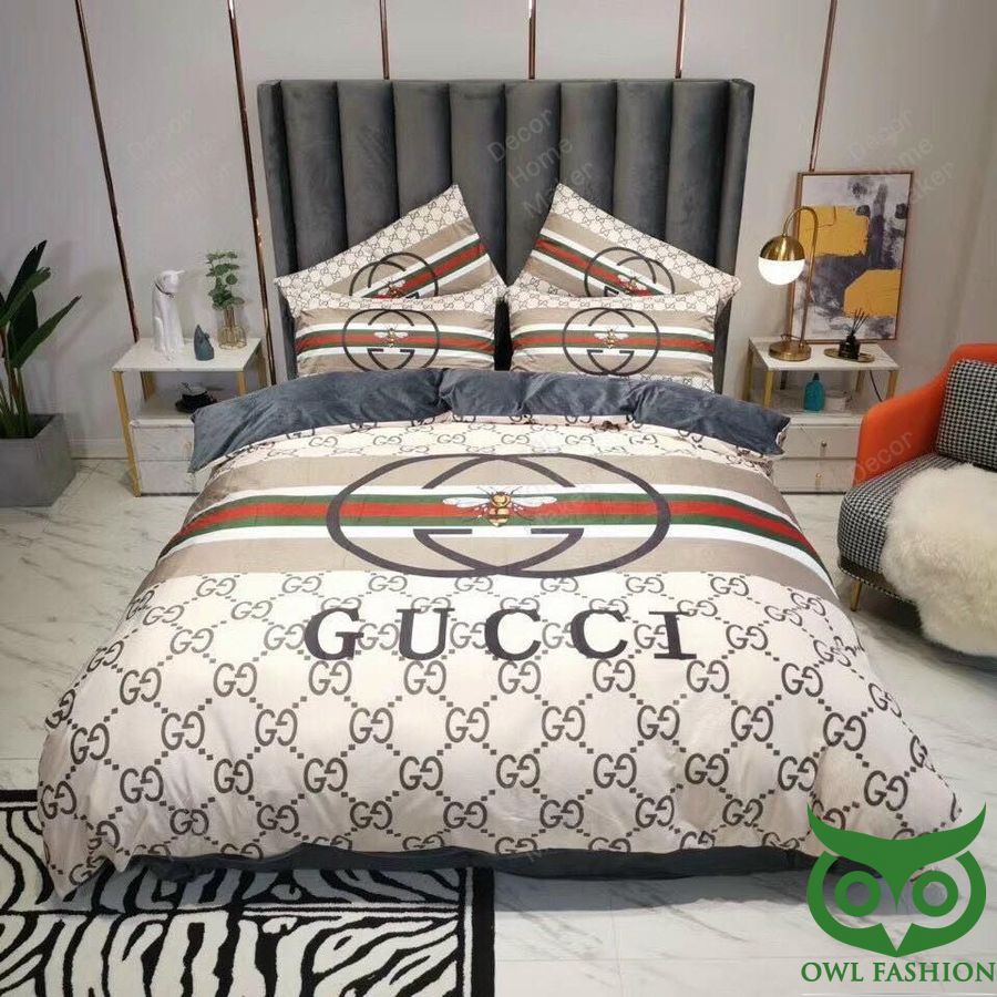 54 Luxury Gucci Beige Color with Fly and Horizontal Red Green Line Basic Pattern Bedding Set
