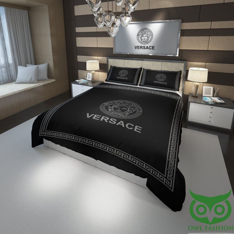 10 Luxury Versace Black Greca Around and Medusa Head Center Bedding Set