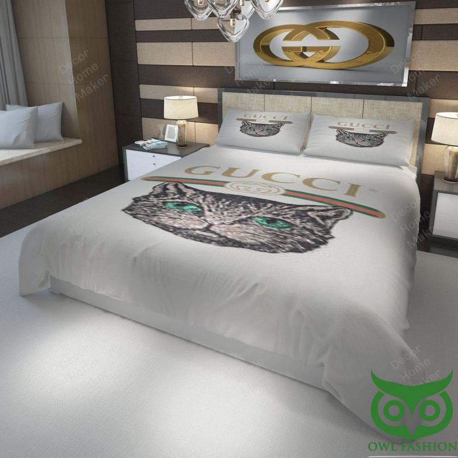37 Luxury Gucci Ivory White with Big Cat Head and Brand Name in Center Bedding Set