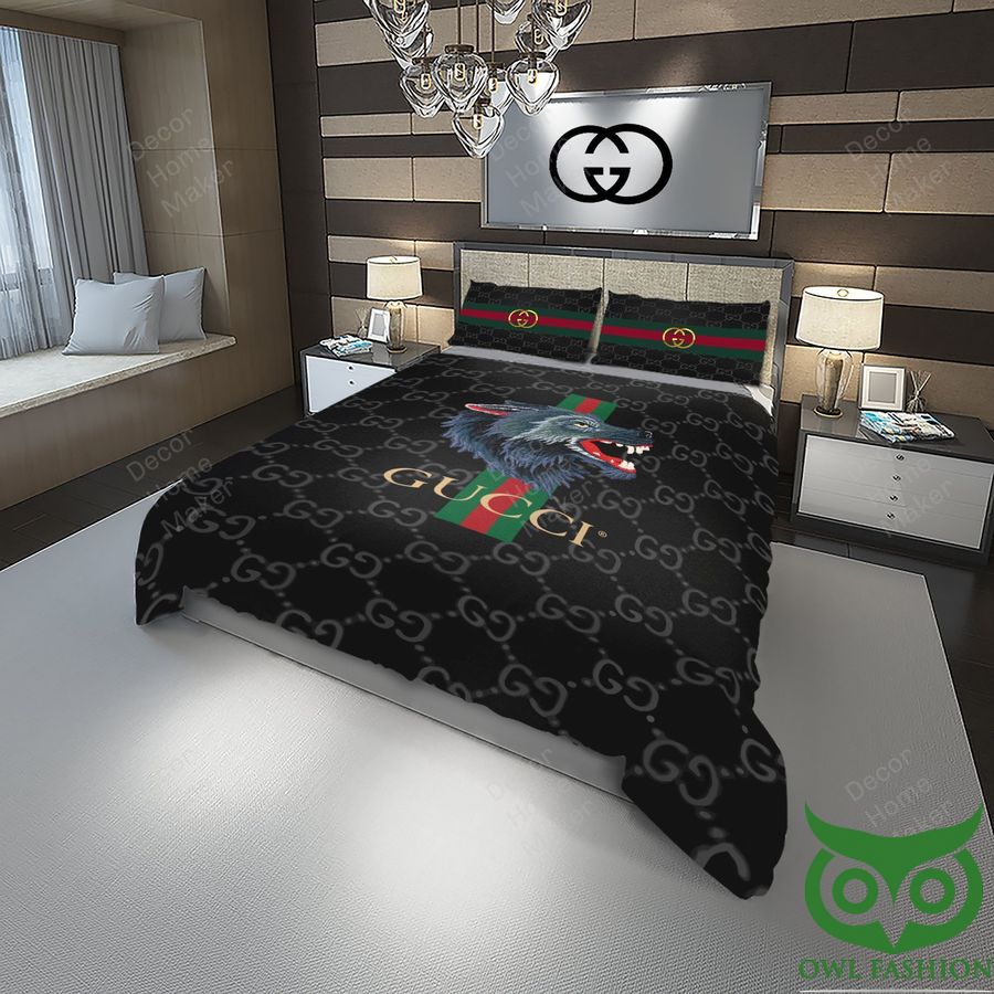 46 Luxury Gucci Black Multiple Small Logo and Wolf Head Pattern Center Bedding Set