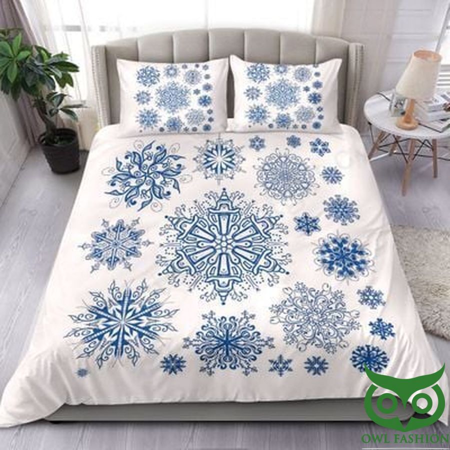 113 Skiing Blue Snow flower White Background Bedding Set