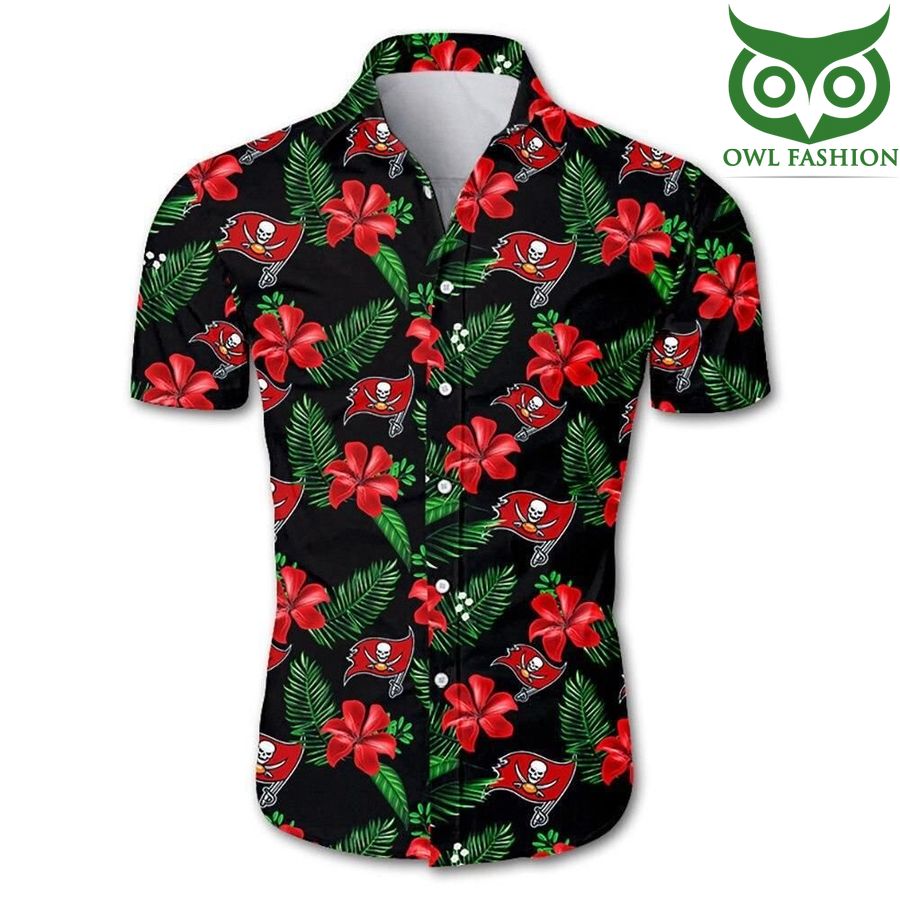 Tampa Bay Buccaneers Hawaiian Shirt Floral signature team logo