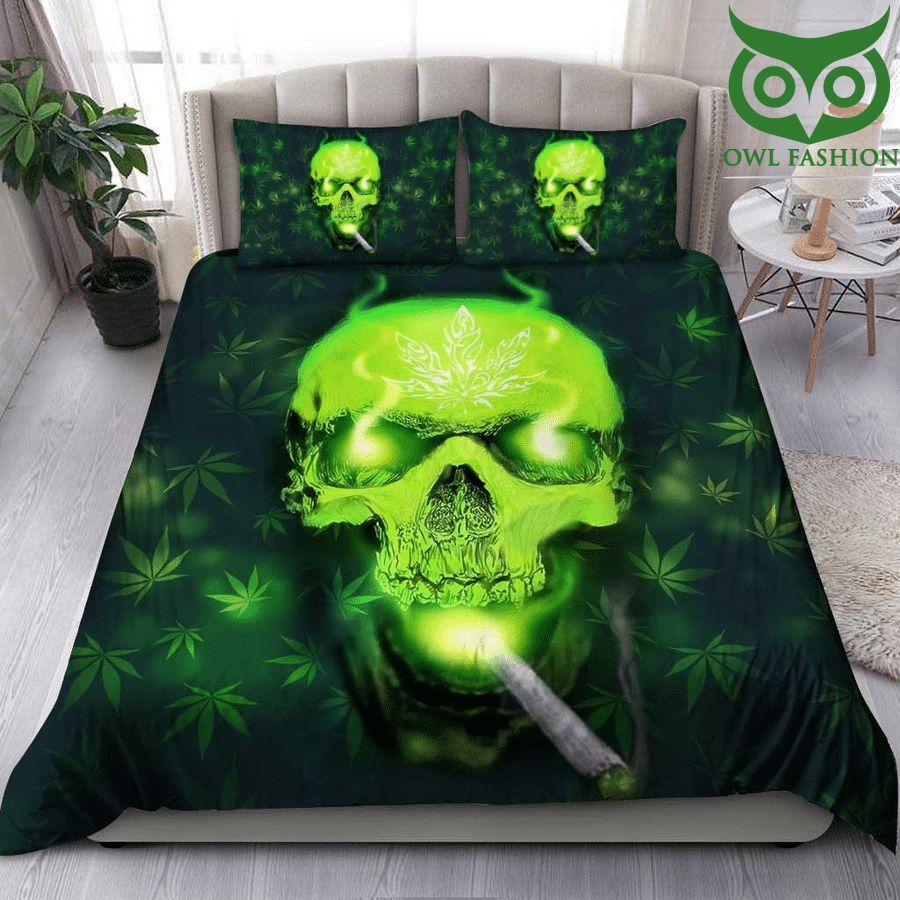 41 Weed cannabis neon lime skull smoking Bedding Set