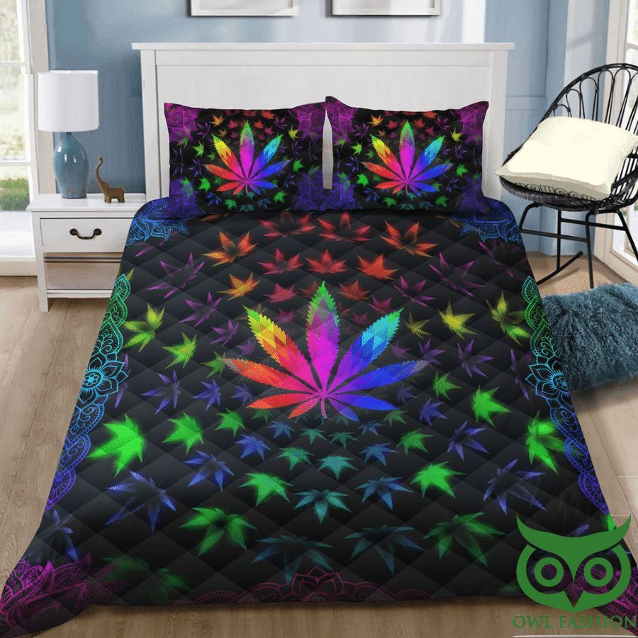 2 Colorful Weed Leaf Black Quilt Bedding Set