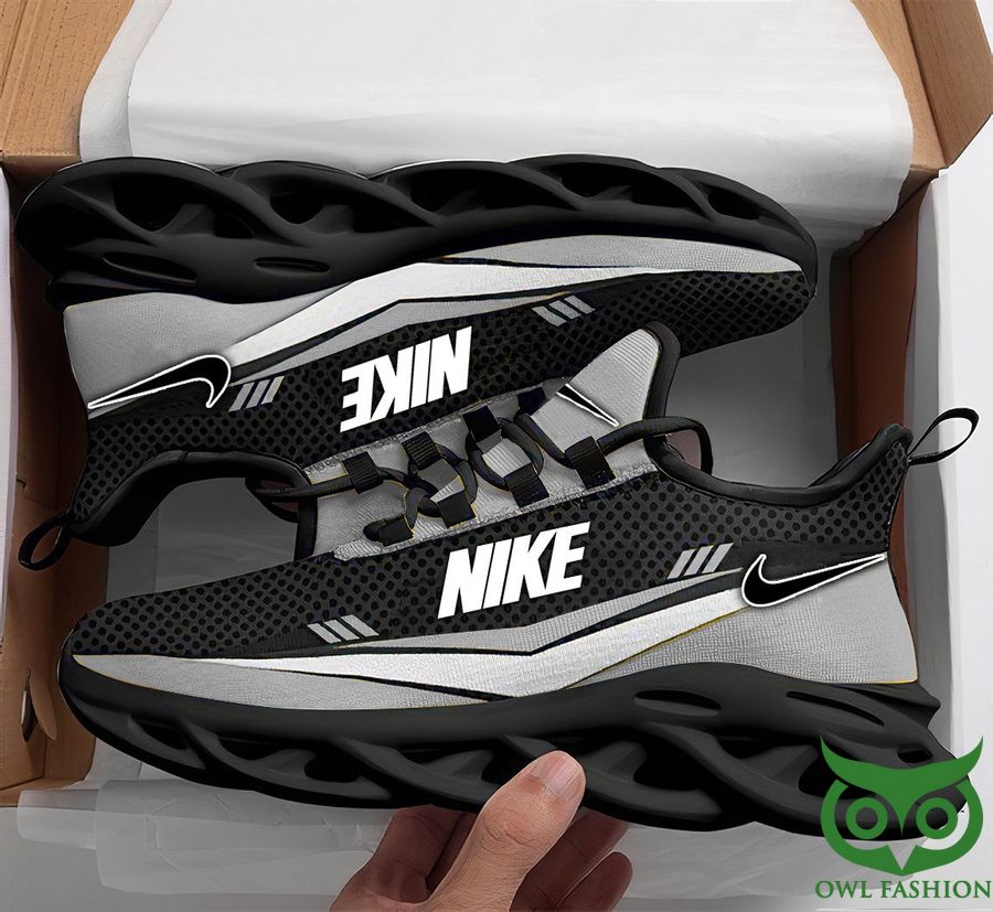 Limited Nike US Gray Grid Max Soul Sneaker