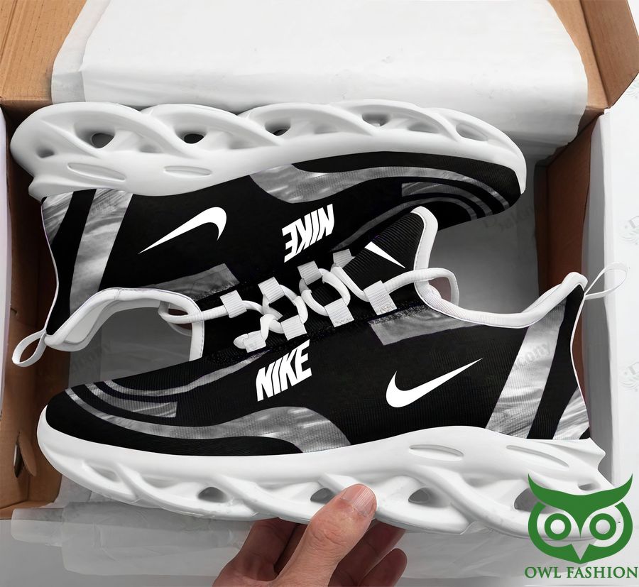 Limited Nike Black with White Logo US Max Soul Sneaker 