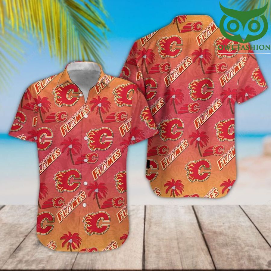 172 NHL Calgary Flames classic colored palm trees tropical Hawaiian shirt