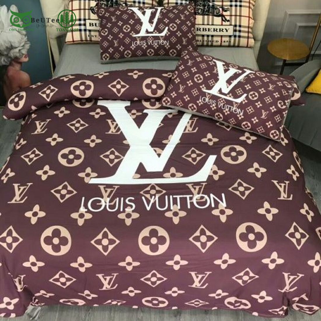 luxury louis vuitton logo monogram brown bedding set 1 1d0tf